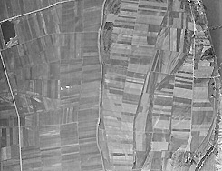 Luftbild vom 23 März 1945, rechts der Rhein