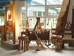 Exponate aus Holz