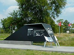 Infotafel über die Sonne mit deren Energie, Temperatur, kurz- und langwelligen Sonnenstrahlen, Energiebilanz und Bestandteile des Sonnenlichts.