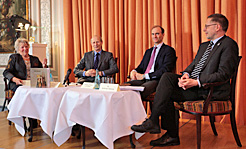 v.l.: Barbara Siehl, Rainer von Hessen, Landgraf Donatus von Hessen und Dr. Andreas Hedwig, Historische Kommission fr Hessen