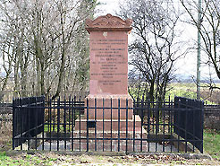 Denkmal an der Bundesstraße 44