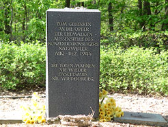 Gedenkstein am Lehrpfad zum "KZ-Walldorf"