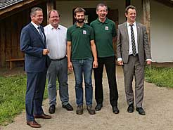 Erffnung: Matthias Wilkes (Landrat Kreis Bergstrae), Dr. Hermann Schefers (Leiter der UNESCO Welterbesttte Kloster Lorsch), Claus Kropp (Leiter des Freilichtlabors Lauresham), Karl Weber (Direktor der Verwaltung der Staatlichen Schlsser und Grten Hessen), Christian Schnung (Brgermeister Stadt Lorsch) von links