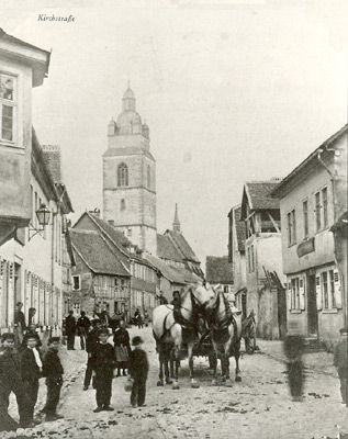 Die Kirchstraße im Zeitalter der Pferdefuhrwerke