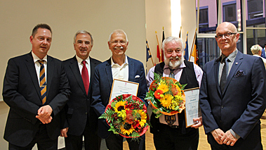v.l.: Brgermeister Carsten Sittmann (Trebur), Landrat Claus Schick (Landkreis Mainz-Bingen), Raimund Darmstadt, Pfarrer a.D.  Walter Ullrich, Erster Beigeordneter Hansjrgen Bodderas (Oppenheim); Foto:  Daniele Darmstadt 